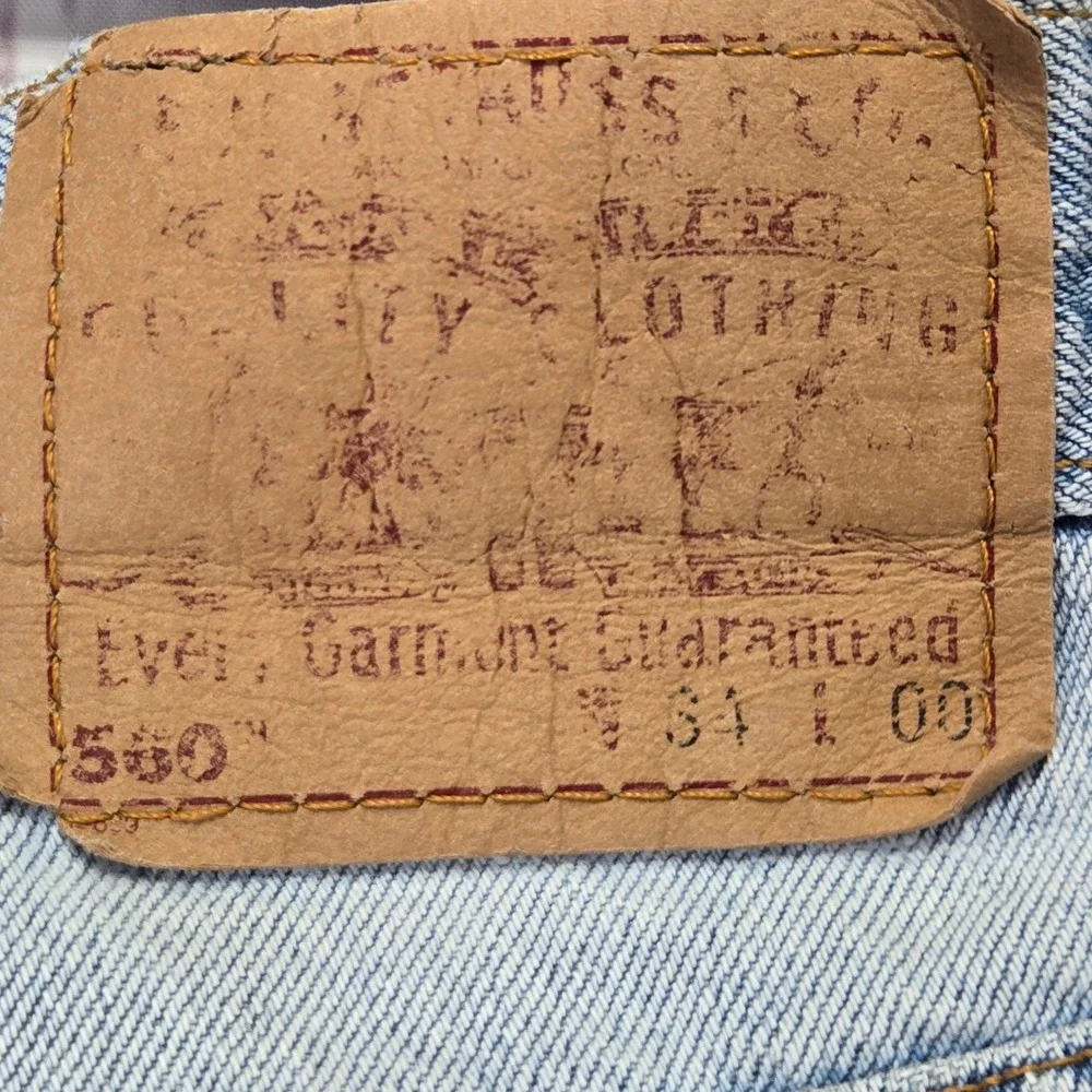 Vintage Levis 560 Loose Fit Denim Shorts Mens 34 Light Wash Distressed 90s Baggy